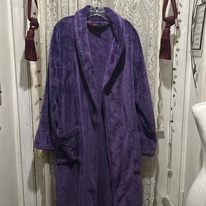 TERRYTOWN-PLUSH! WARM! PRETTY PURPLE ROBE W/BELT & 2 POCKETS